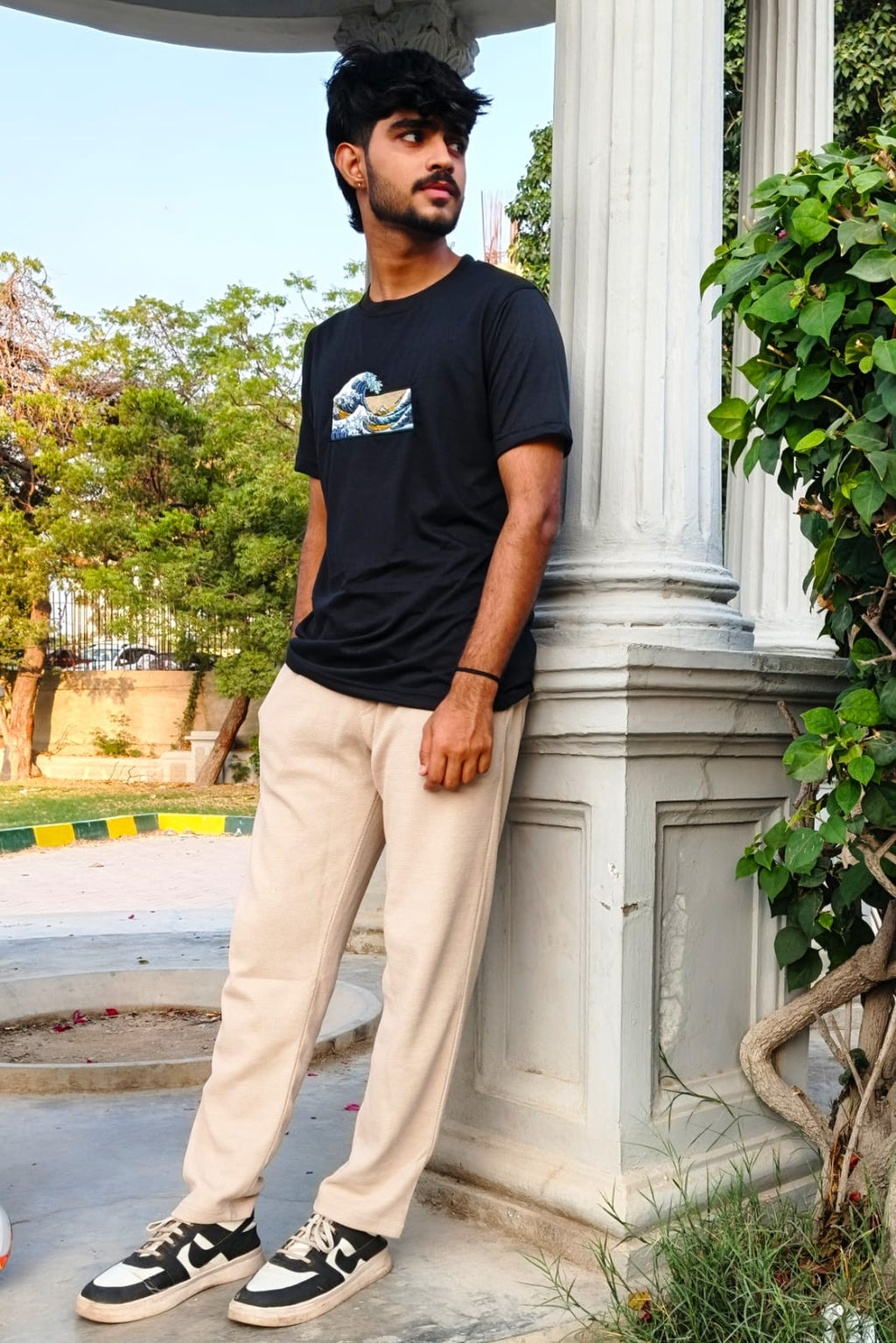 🌊 *Classic Meets Cool – “The Great Wave” Black T-Shirt 🌊*